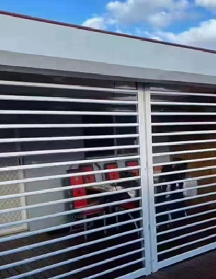 泉州抗风卷帘门